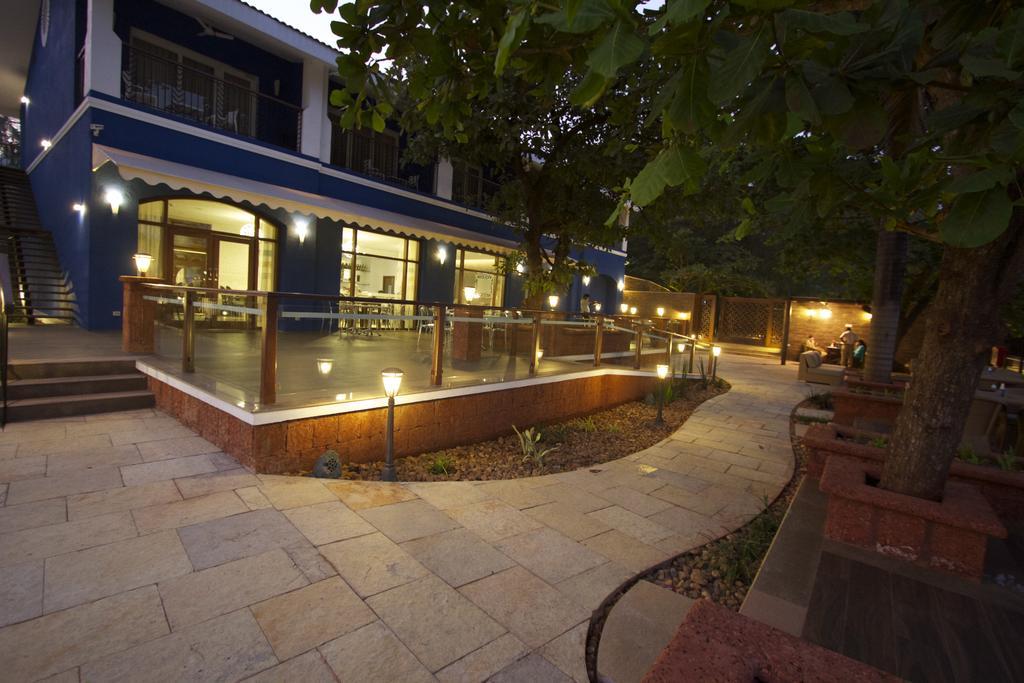 Acron Waterfront Resort Baga Luaran gambar