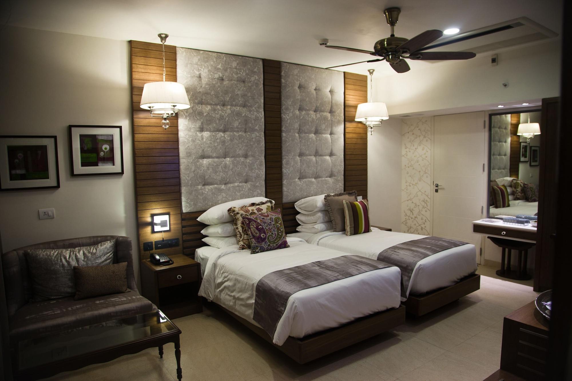 Acron Waterfront Resort Baga Luaran gambar