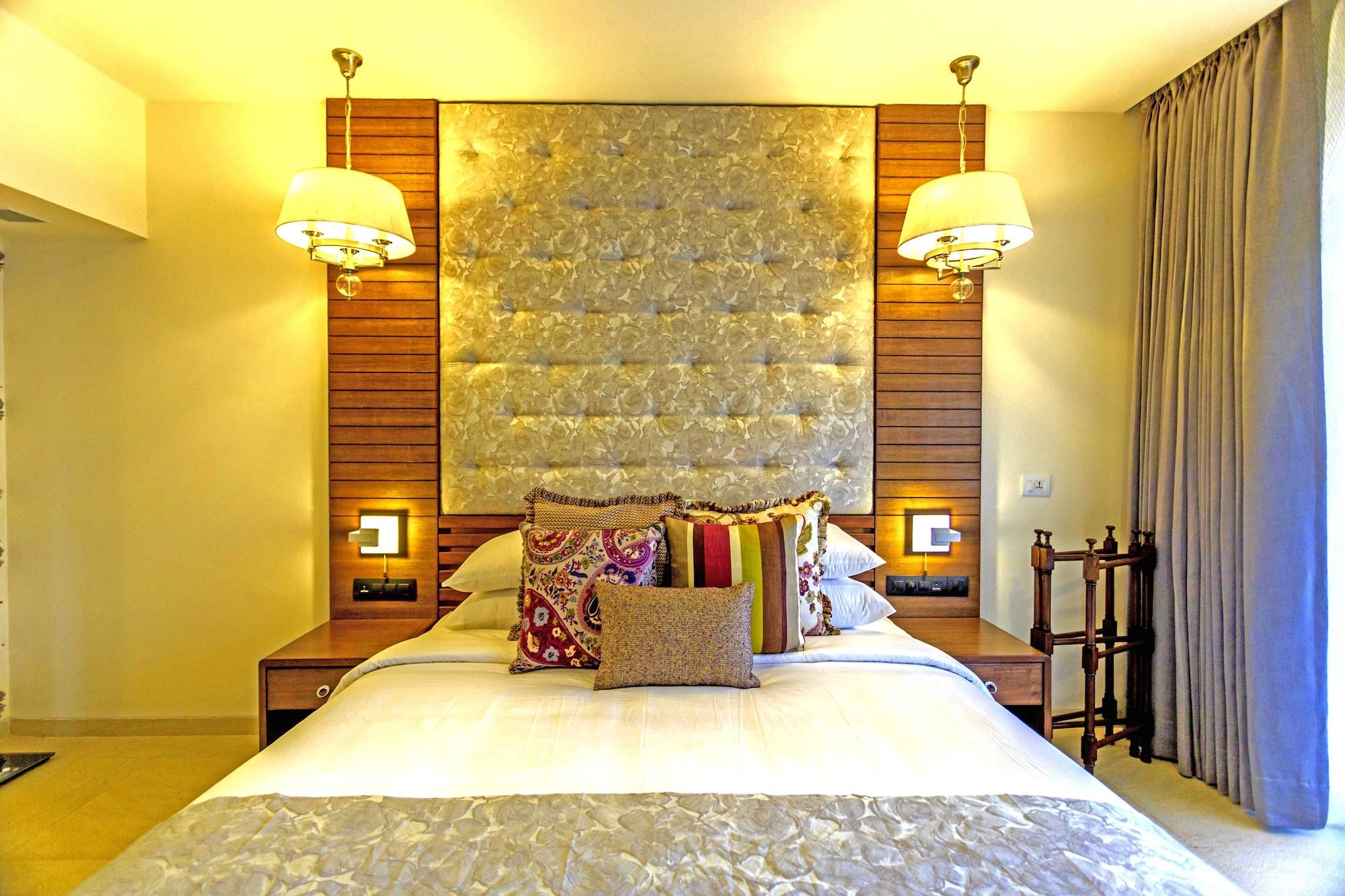 Acron Waterfront Resort Baga Luaran gambar